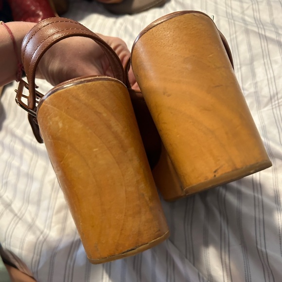 Charlotte Stone size 9 tan clogs style, Bonnie - Picture 2 of 7